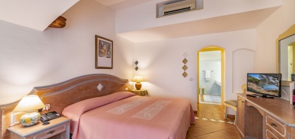 Hotel La Bisaccia 4*, Séjour Italie, Sardaigne par Ôvoyages Hotel La Bisaccia 4*, Séjour Italie, Sardaigne par Ôvoyages