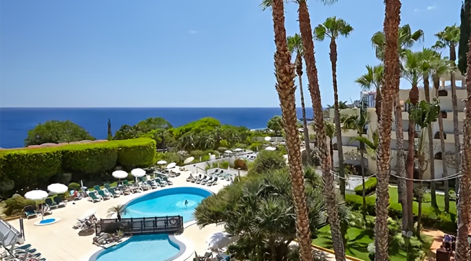 Hôtel Suite Eden Mar 4*, Séjour Portugal, Madère, Île de Madère par Ôvoyages Hôtel Suite Eden Mar 4*, Séjour Portugal, Madère, Île de Madère par Ôvoyages