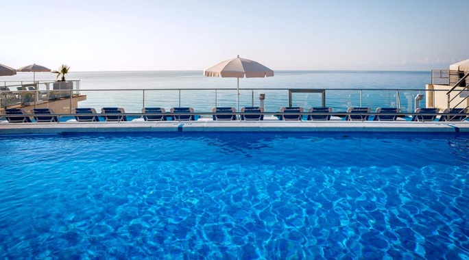 Hôtel Htop Pineda Palace 4* Sup Adult Only +18, Séjour Espagne & ses îles, Espagne continentale, Barcelone & sa région par Ôvoyages Hôtel Htop Pineda Palace 4* Sup Adult Only +18, Séjour Espagne & ses îles, Espagne continentale, Barcelone & sa région par Ôvoyages